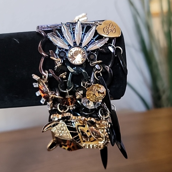 Vintage BETSEY JOHNSON Hollywood Glam Collection Tiger Leopard Toggle Bracelet. - Picture 4 of 10